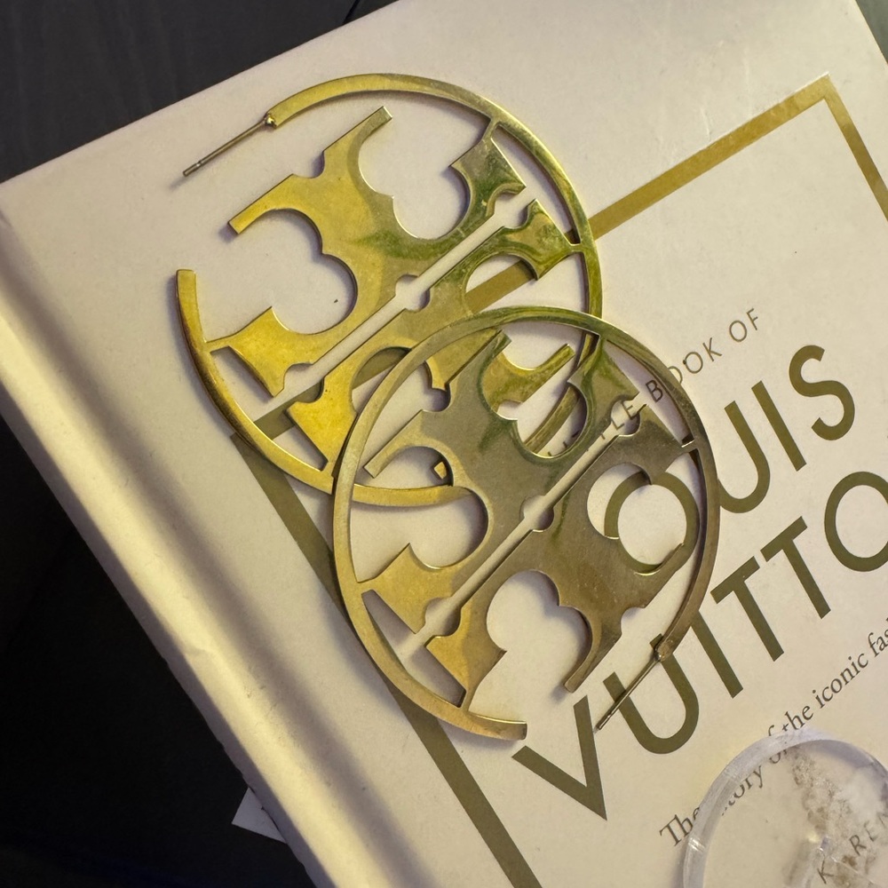 Tory Burch hoop earrings, gold plated, small imperfection as shown in photo. - Picture 3 of 10